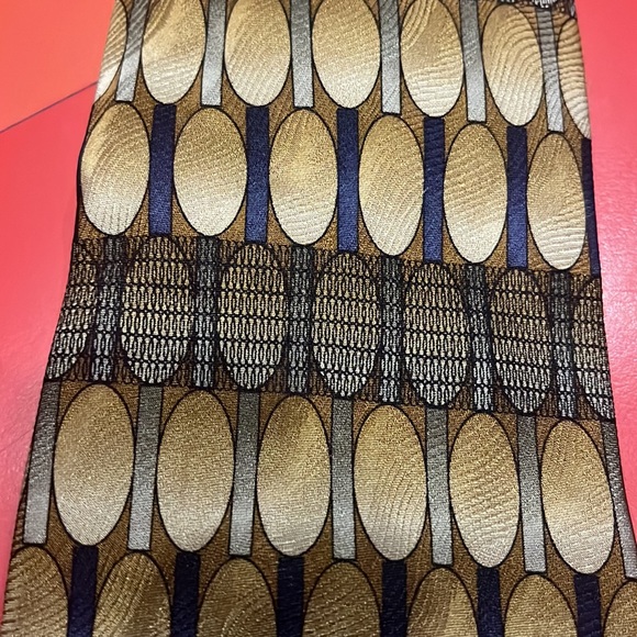 Alexander Julian Tie - Picture 2 of 3